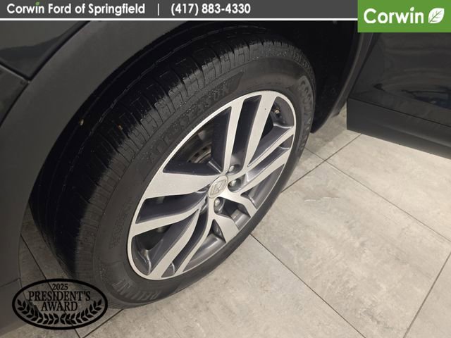 Used 2017 Honda Pilot Touring image 39