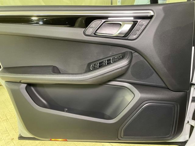 Used 2024 Porsche Macan image 36