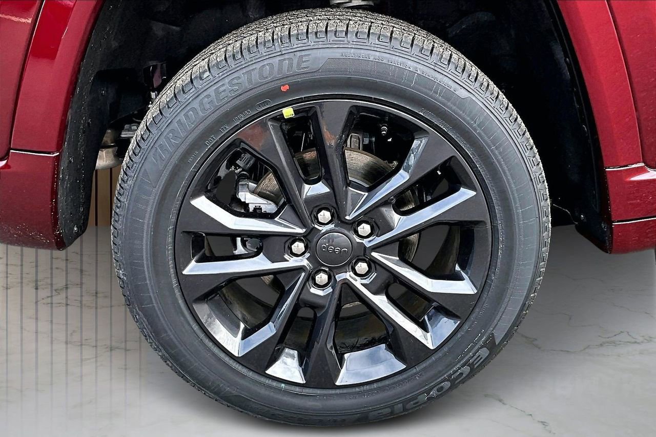 New 2026 Jeep Grand Cherokee Limited image 36