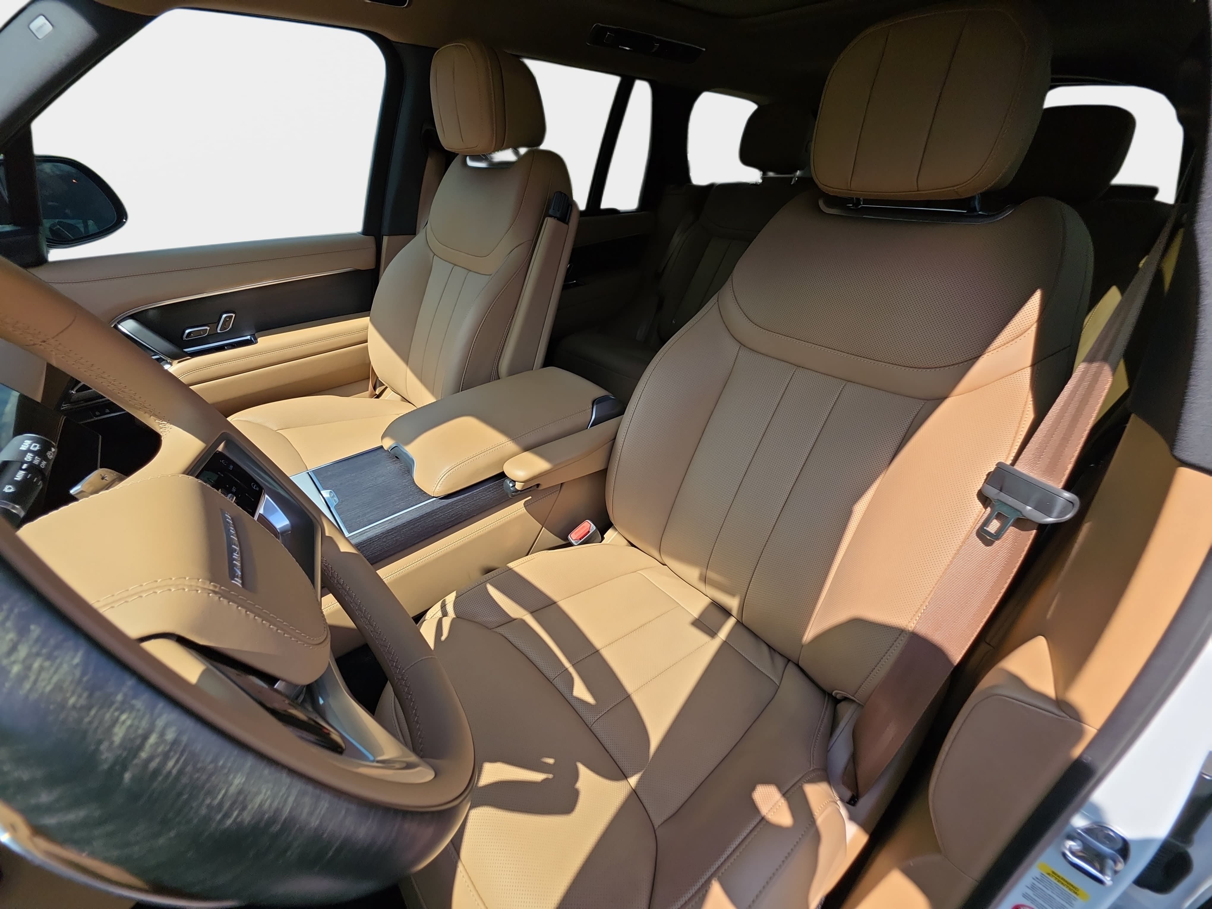Certified 2025 Land Rover Range Rover SE AWD/4WD image 15