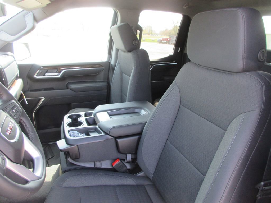 New 2026 GMC Sierra 1500 SLE image 12