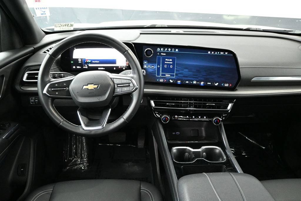 Used 2025 Chevrolet Traverse LT AWD/4WD image 12