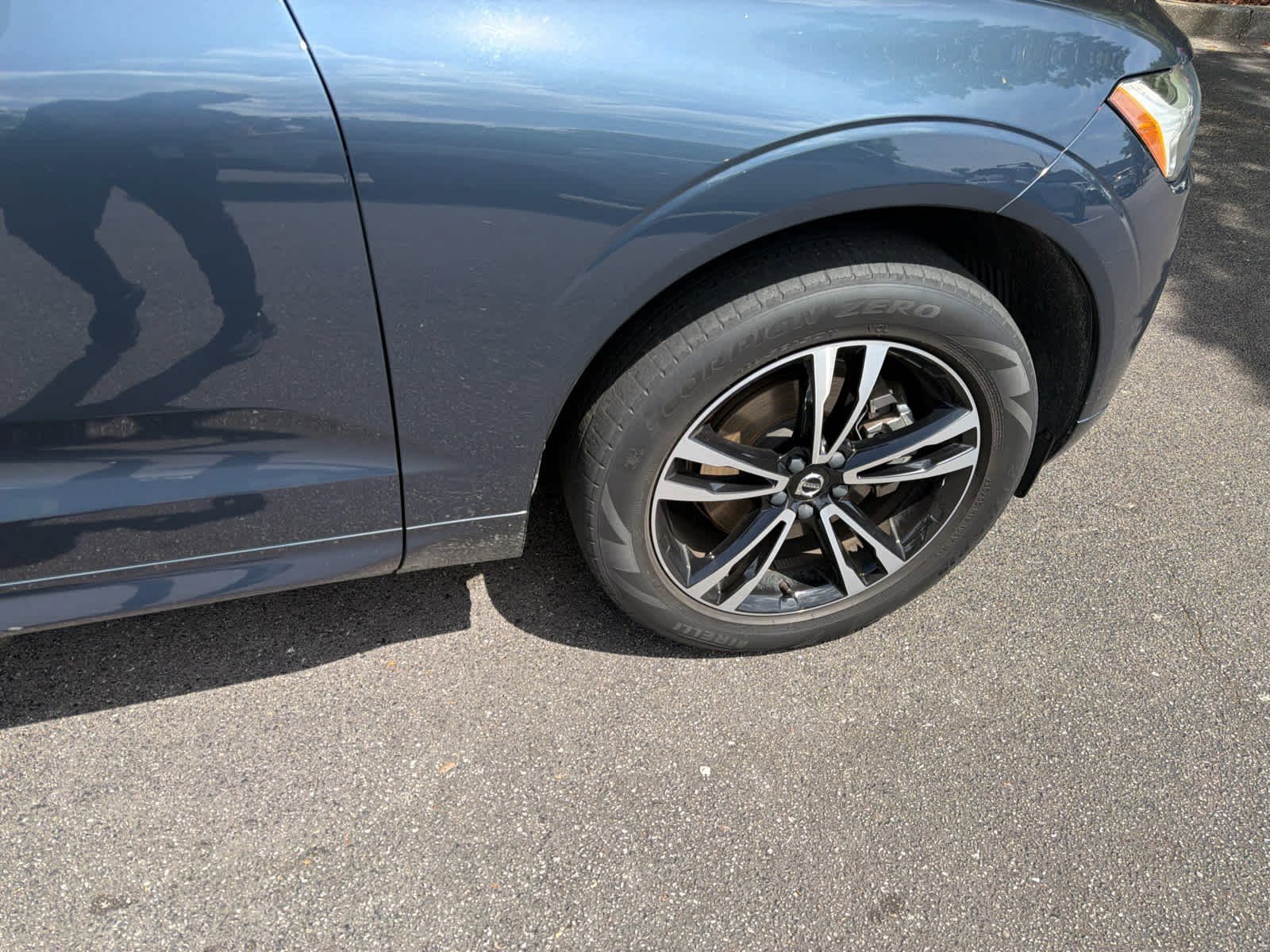 Used 2021 Volvo XC60 T5 Momentum w/ Advanced Package image 16