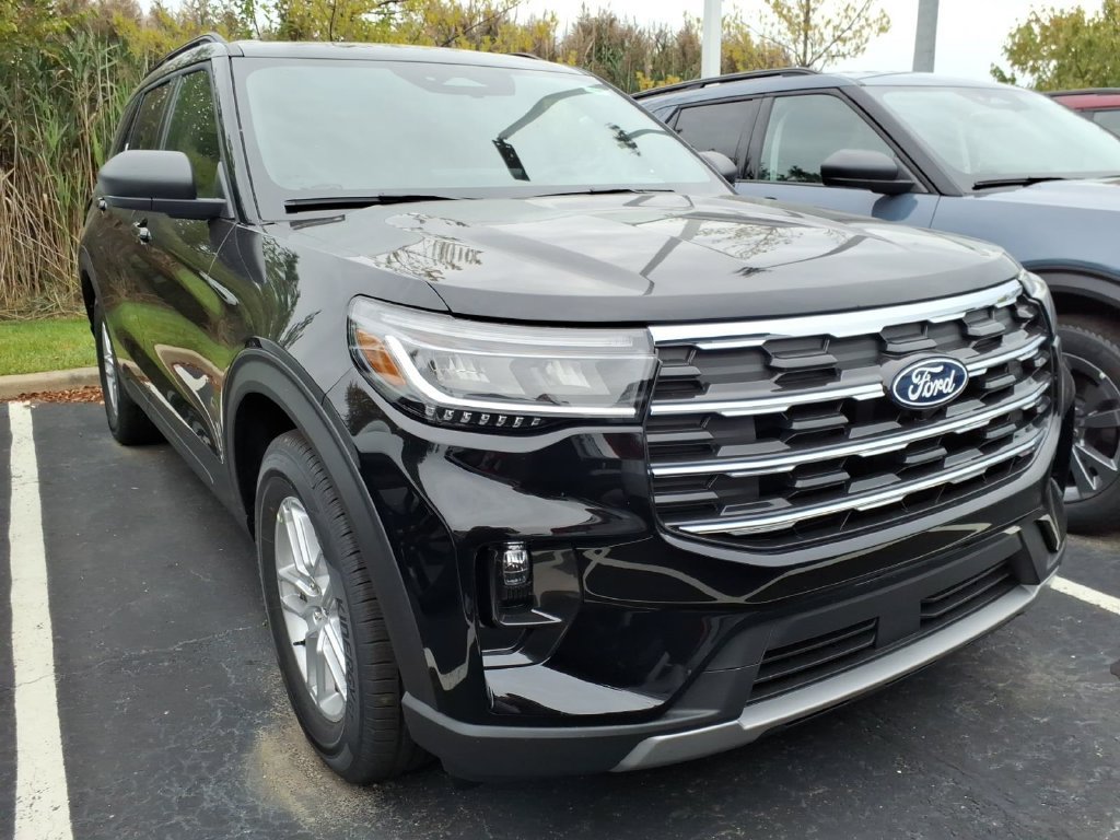 New 2027 Ford Explorer Active w/ Active Comfort Package AWD/4WD image 2