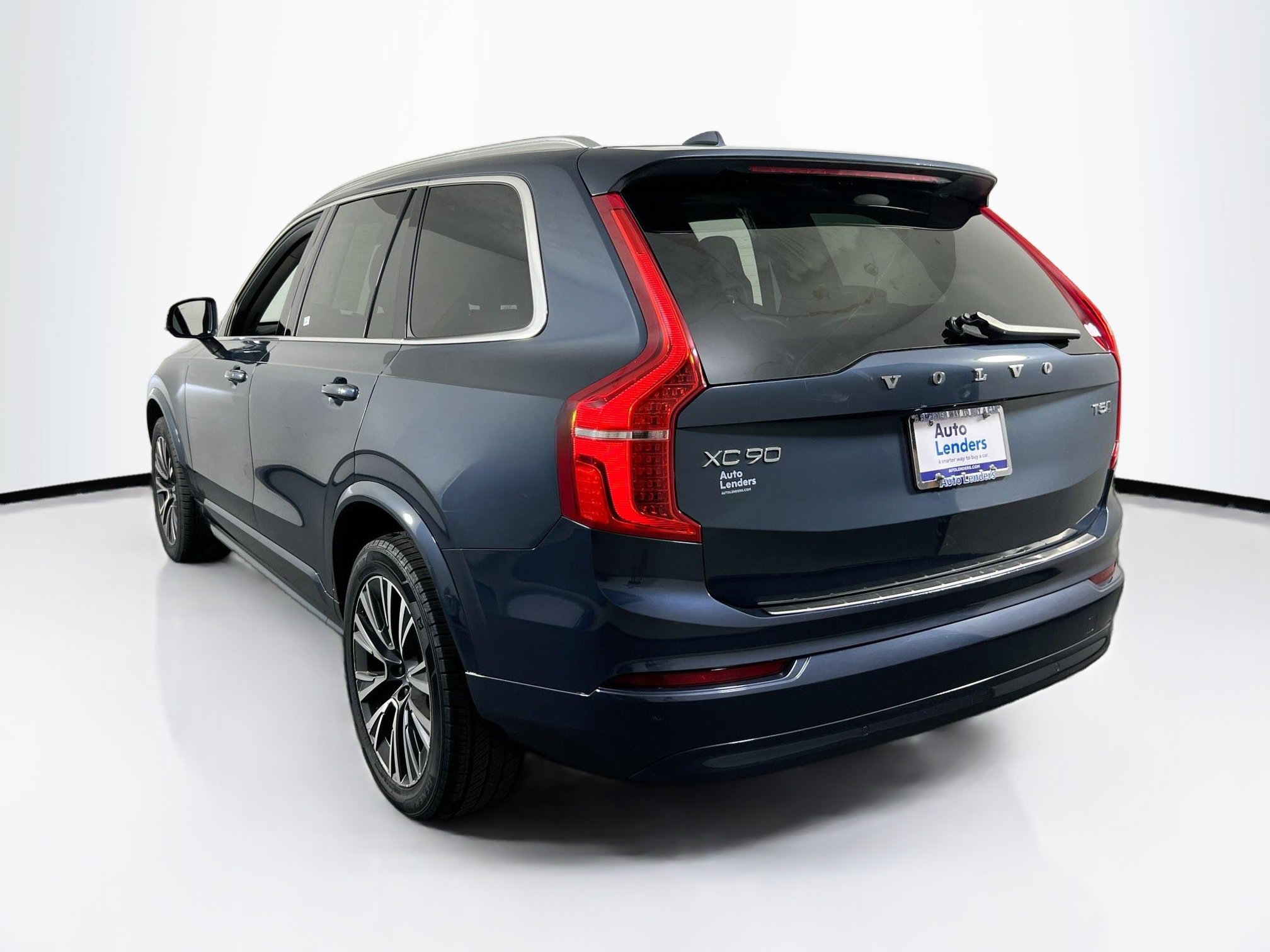 Used 2022 Volvo XC90 T5 Momentum w/ Climate Package image 7