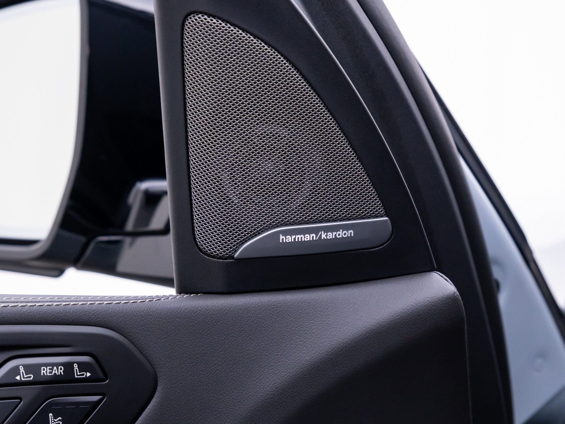 Certified 2025 BMW X7 xDrive40i image 14