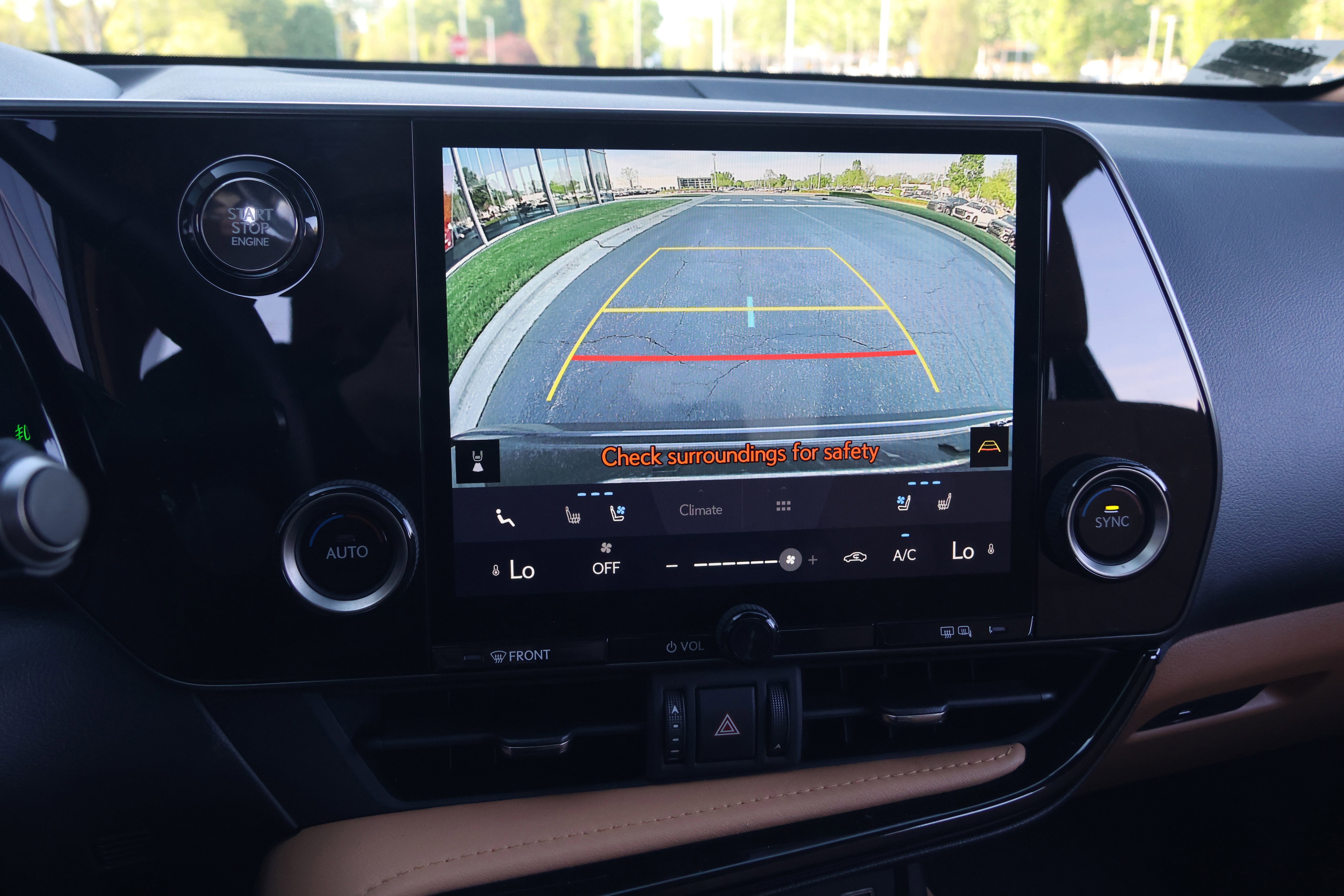 Used 2025 Lexus NX 250 FWD w/ Towing Package (2000 Lbs) image 26