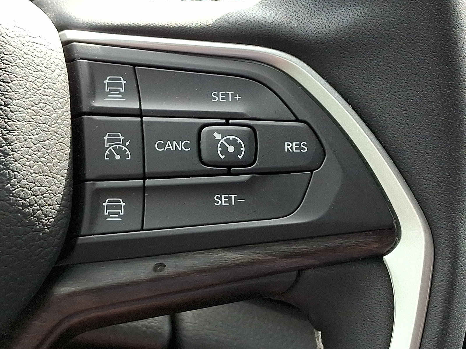Certified 2025 Jeep Grand Cherokee L Limited AWD/4WD image 21