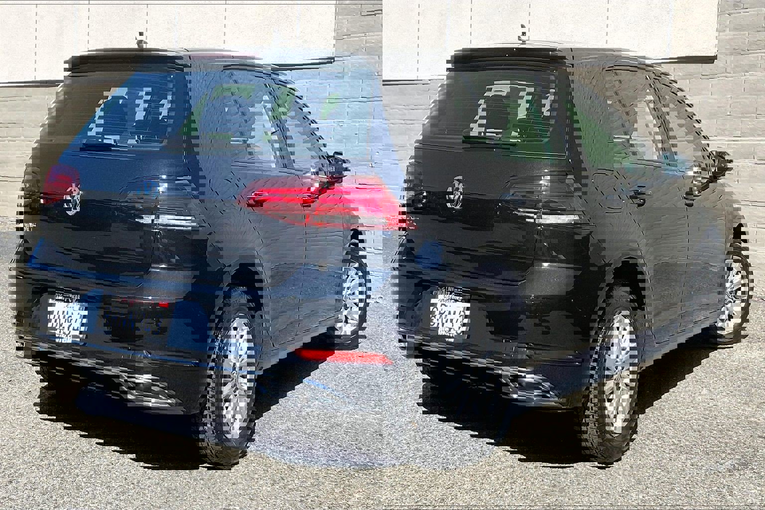 Used 2019 Volkswagen Golf S image 12