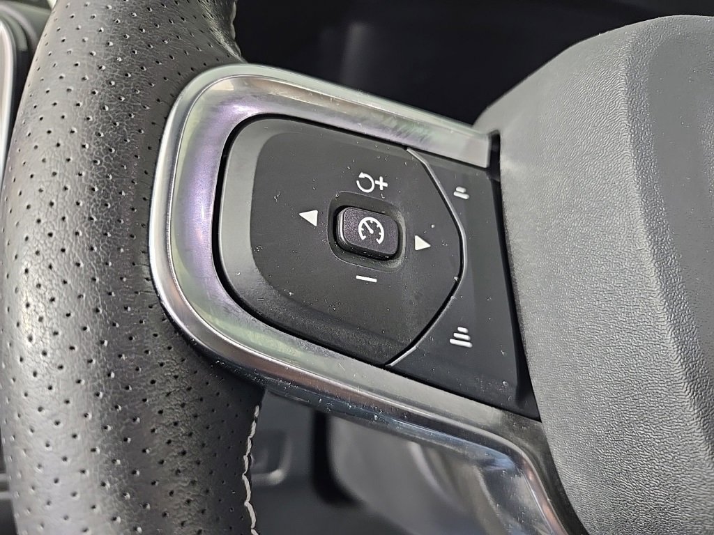 Used 2021 Volvo XC40 P8 Recharge w/ Advanced Package image 25