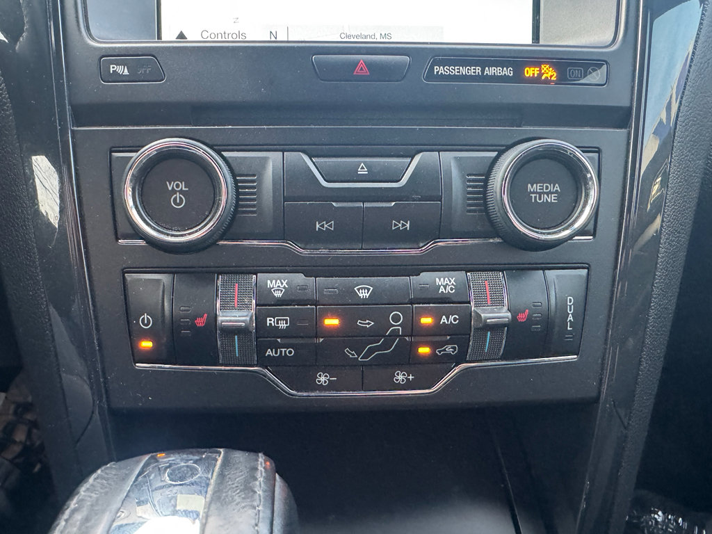 Used 2018 Ford Explorer XLT w/ Equipment Group 202A image 22