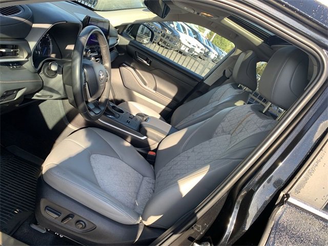 Certified 2023 Toyota Highlander Bronze Edition image 18