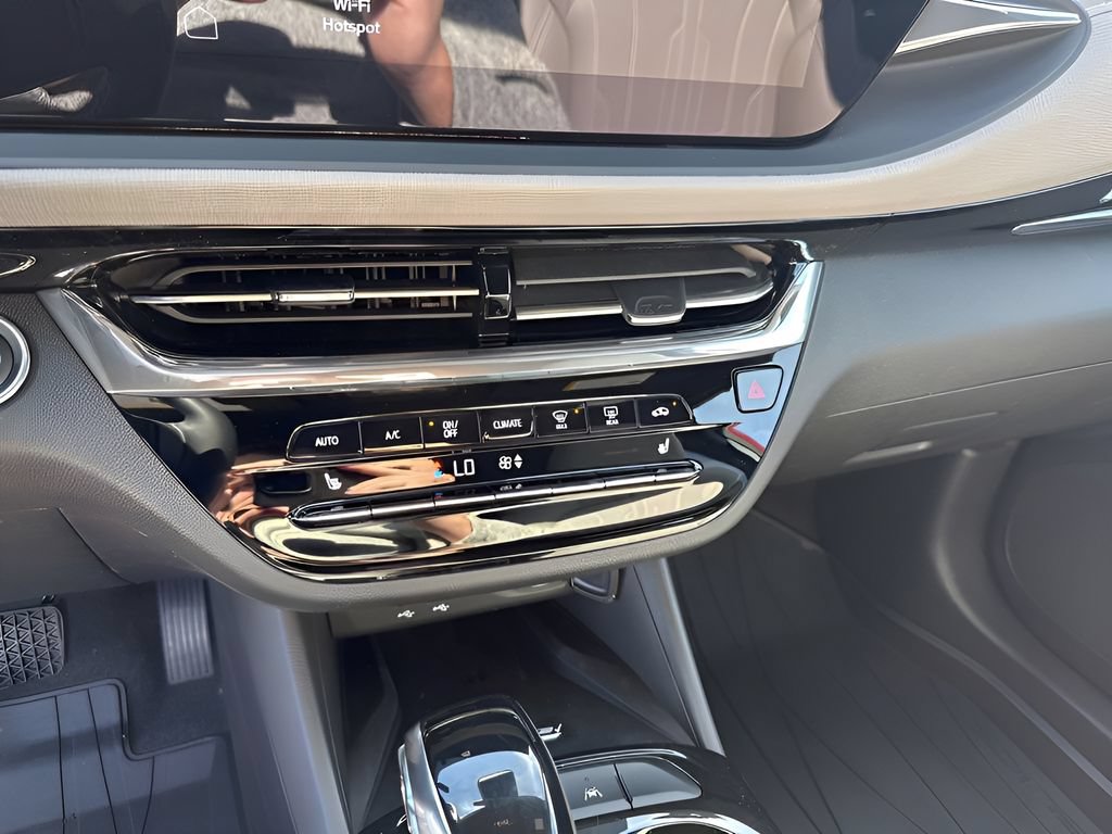 New 2026 Buick Envista Sport Touring FWD image 38