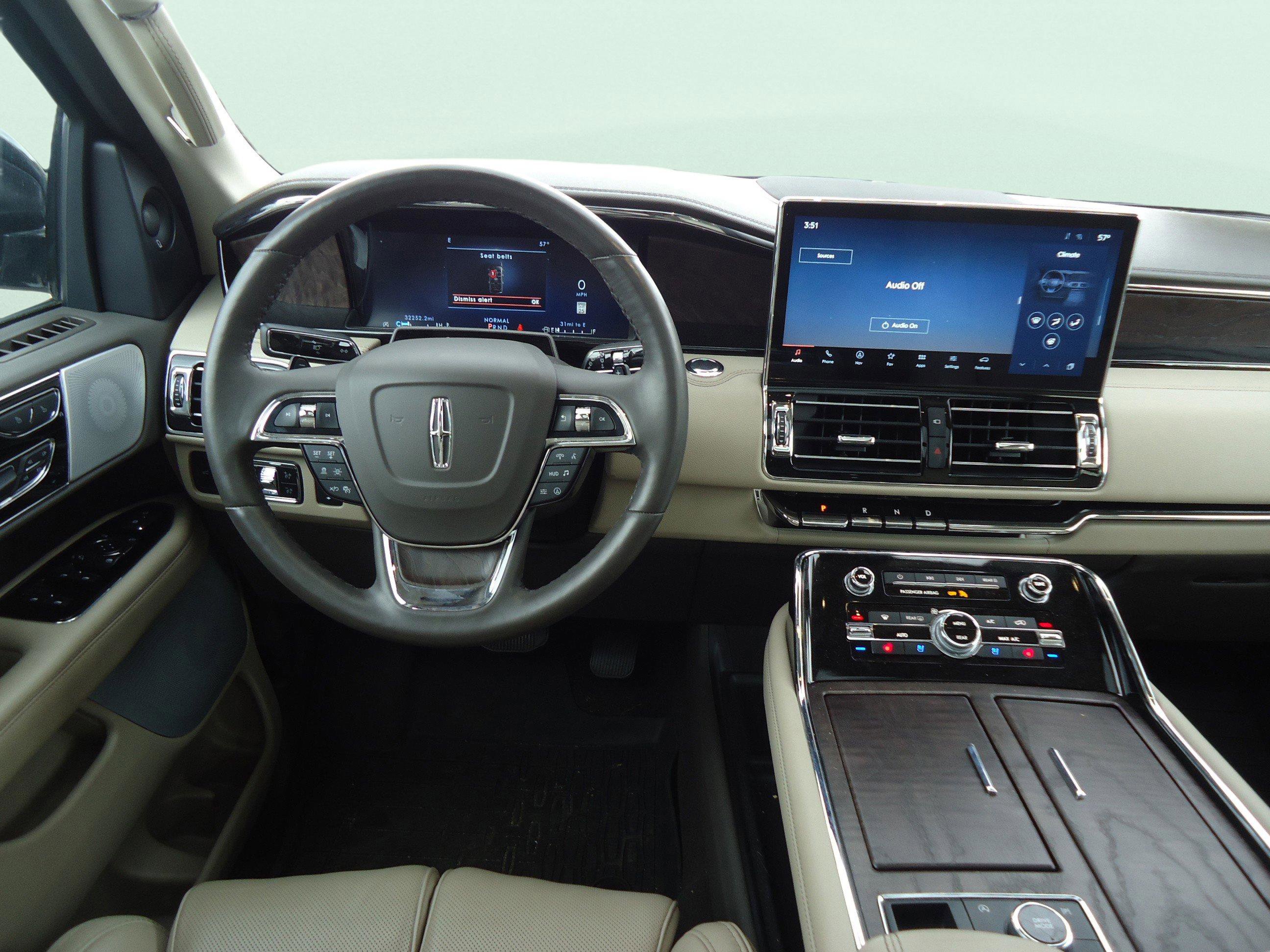 Certified 2024 Lincoln Navigator Reserve AWD/4WD image 11