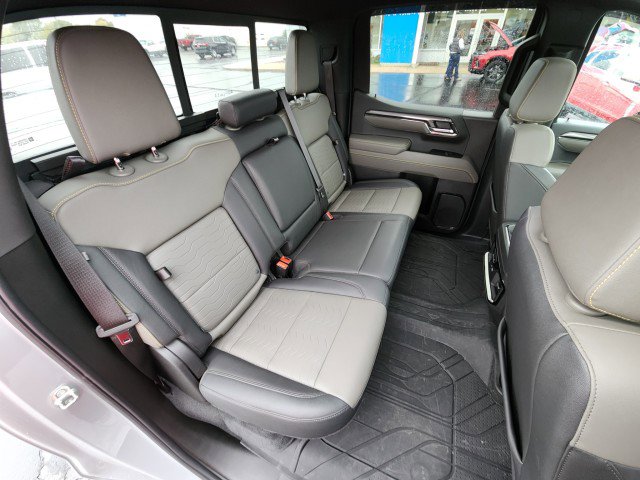 Used 2024 Chevrolet Silverado 1500 ZR2 w/ Technology Package image 18