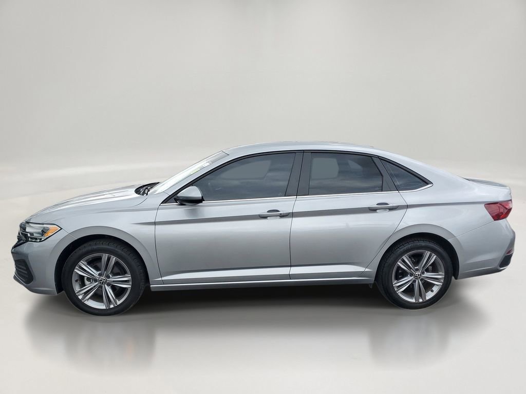 Used 2023 Volkswagen Jetta SE FWD image 4
