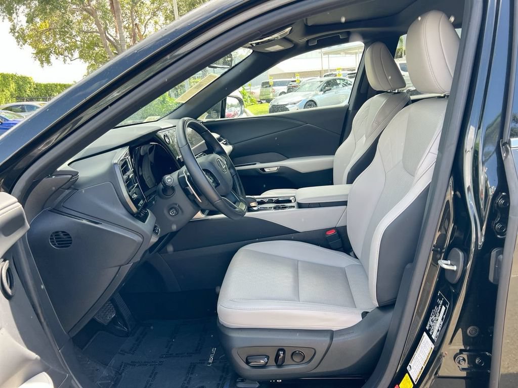 Certified 2025 Lexus RX 350 Premium Plus w/ Accessory Package (Z1) FWD image 12