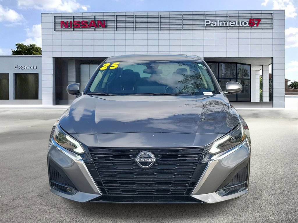 Used 2025 Nissan Altima 2.5 SV w/ SV Special Edition Package image 2