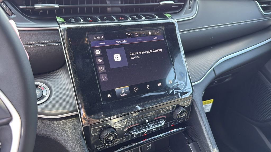 New 2025 Jeep Grand Cherokee Altitude image 27