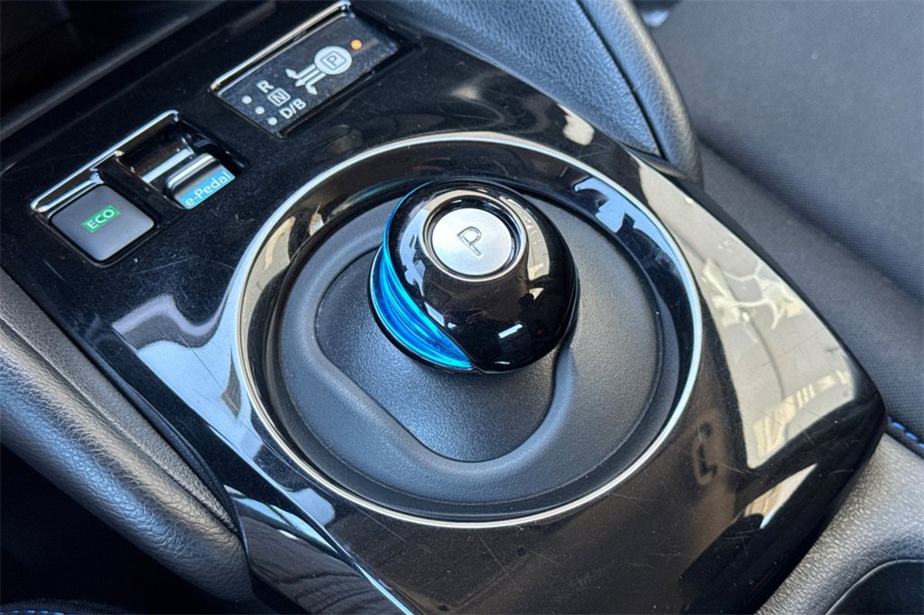 Used 2020 Nissan Leaf SV w/ SV Technology Package image 25