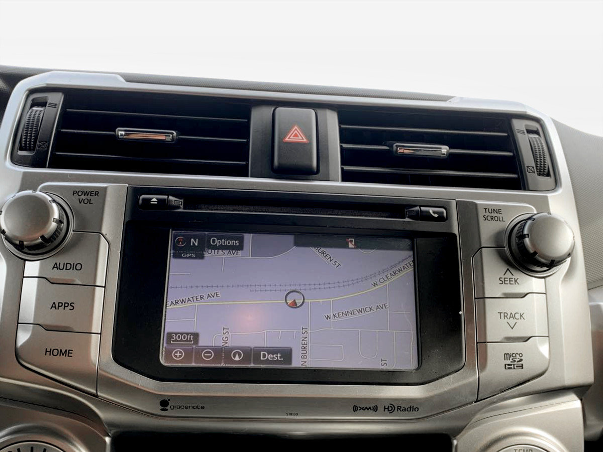 Used 2017 Toyota 4Runner SR5 AWD/4WD image 28