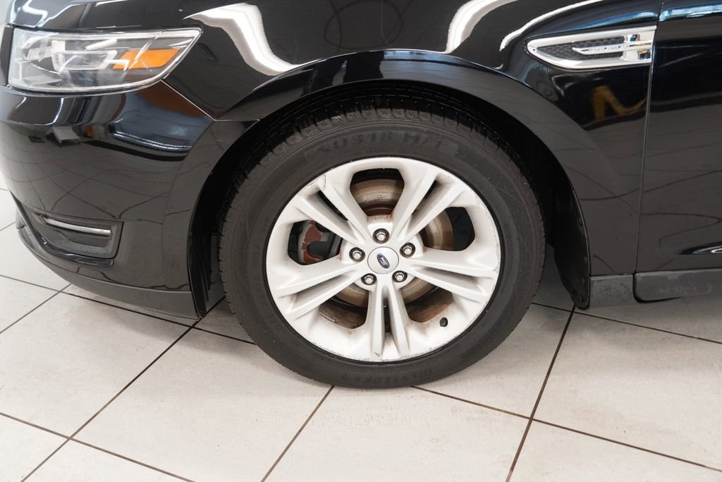 Used 2016 Ford Taurus SEL image 16