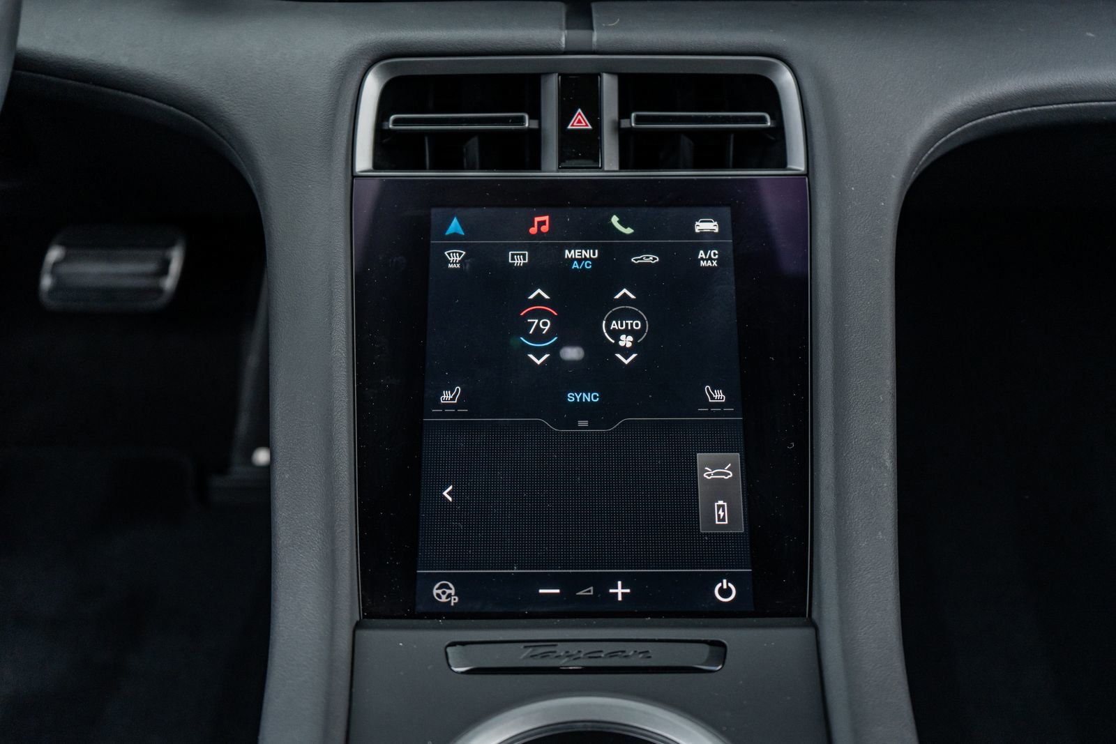 Used 2025 Porsche Taycan image 34