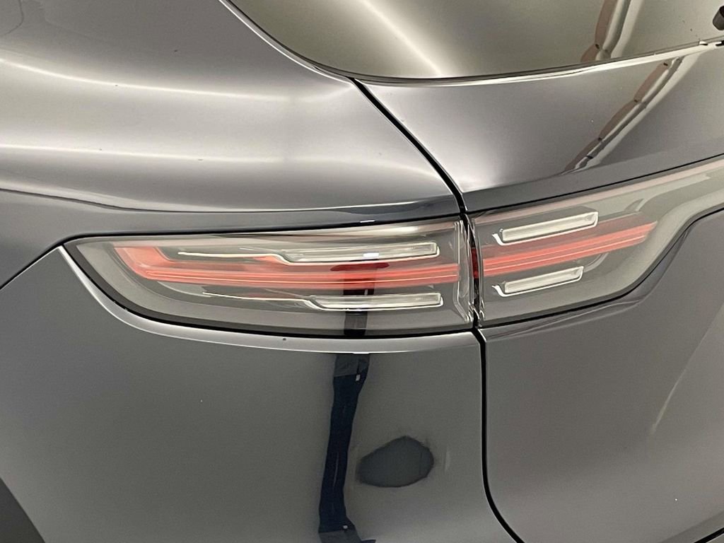 Used 2022 Porsche Cayenne image 16