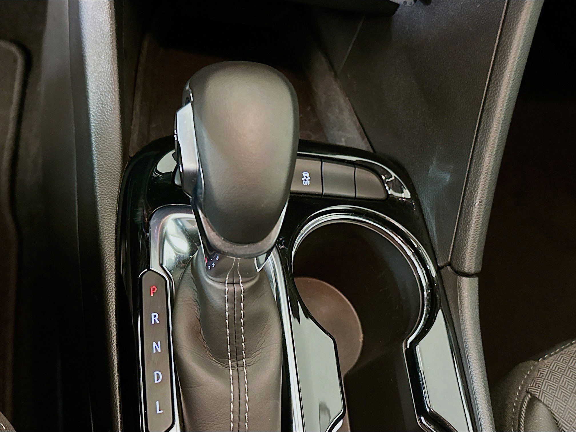 Used 2025 Buick Encore GX Preferred image 24