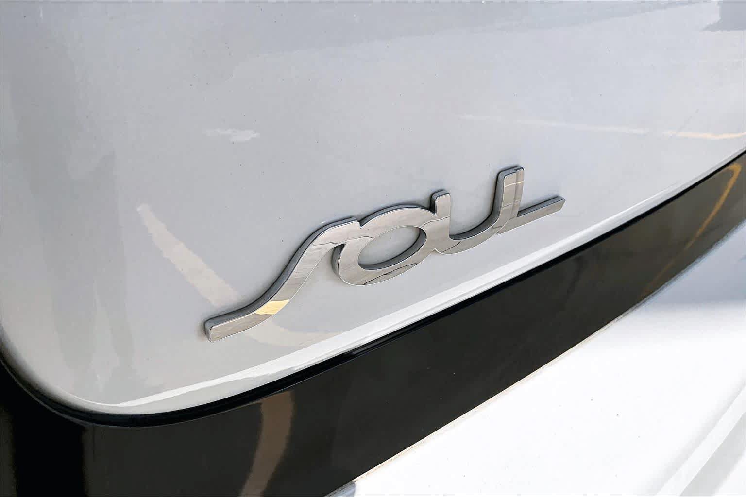 Used 2018 Kia Soul FWD image 30