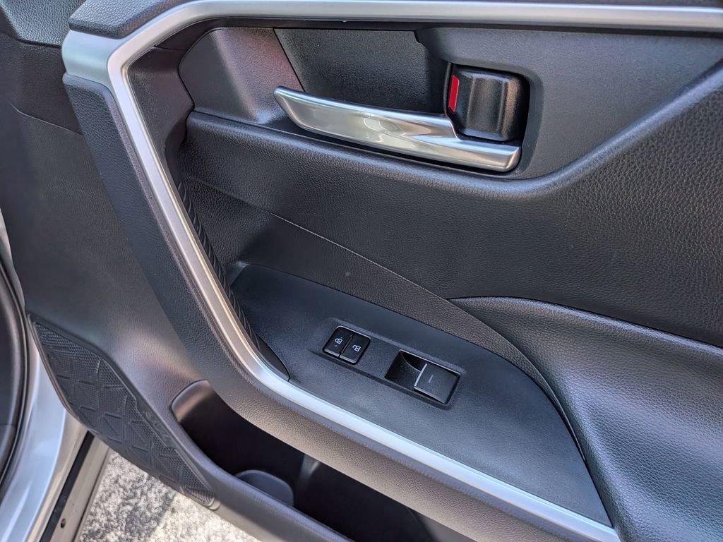 Used 2024 Toyota RAV4 XLE image 28