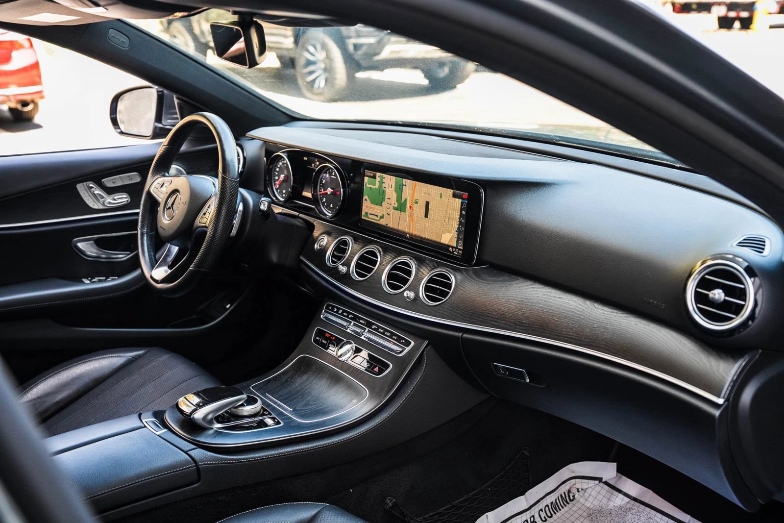 Used 2018 Mercedes-Benz E 300 4MATIC image 30