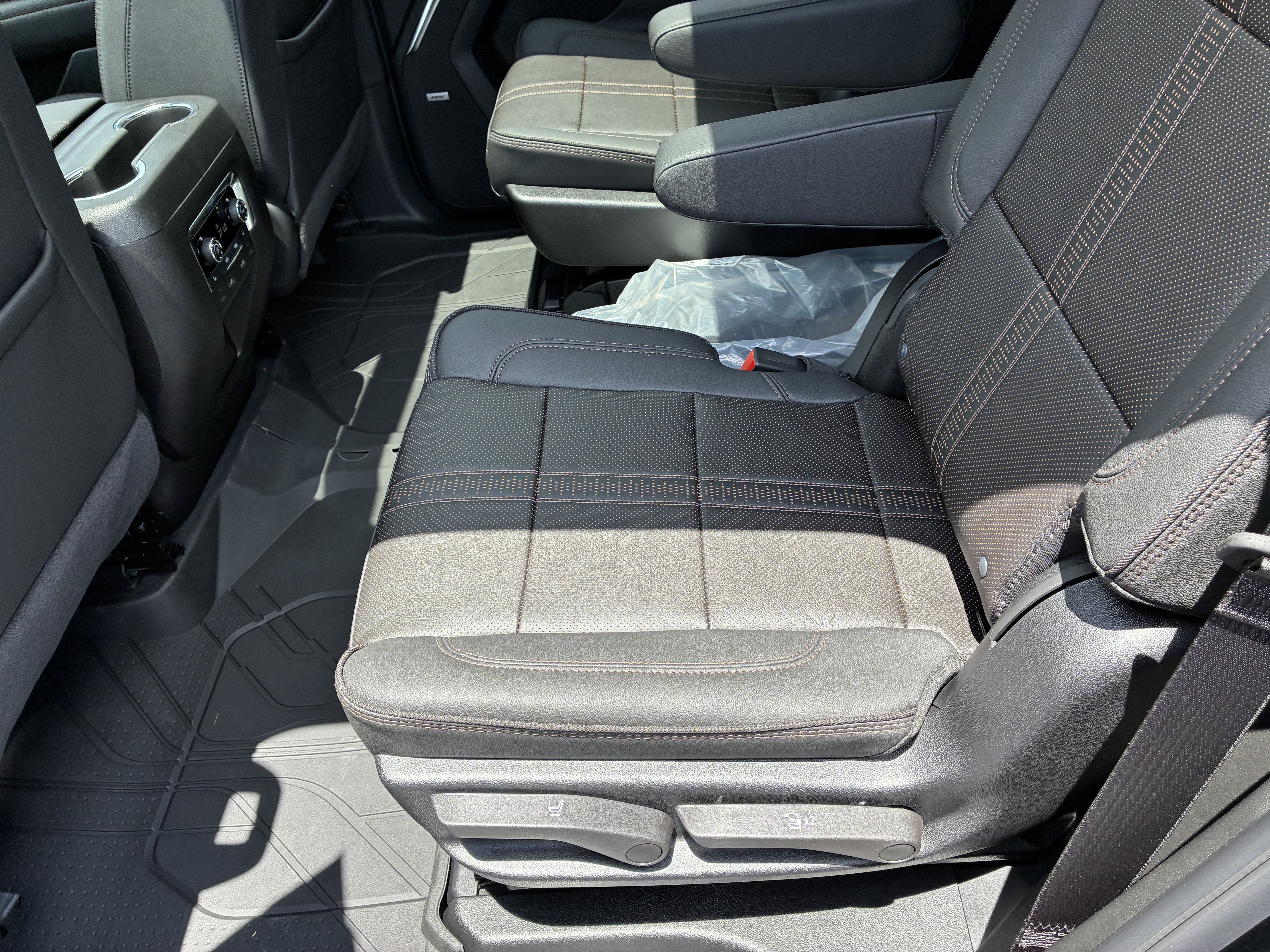 New 2026 Chevrolet Tahoe High Country AWD/4WD image 14