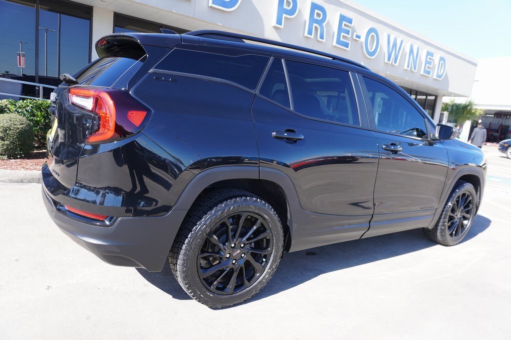 Used 2024 GMC Terrain SLE w/ Driver Convenience Package image 6