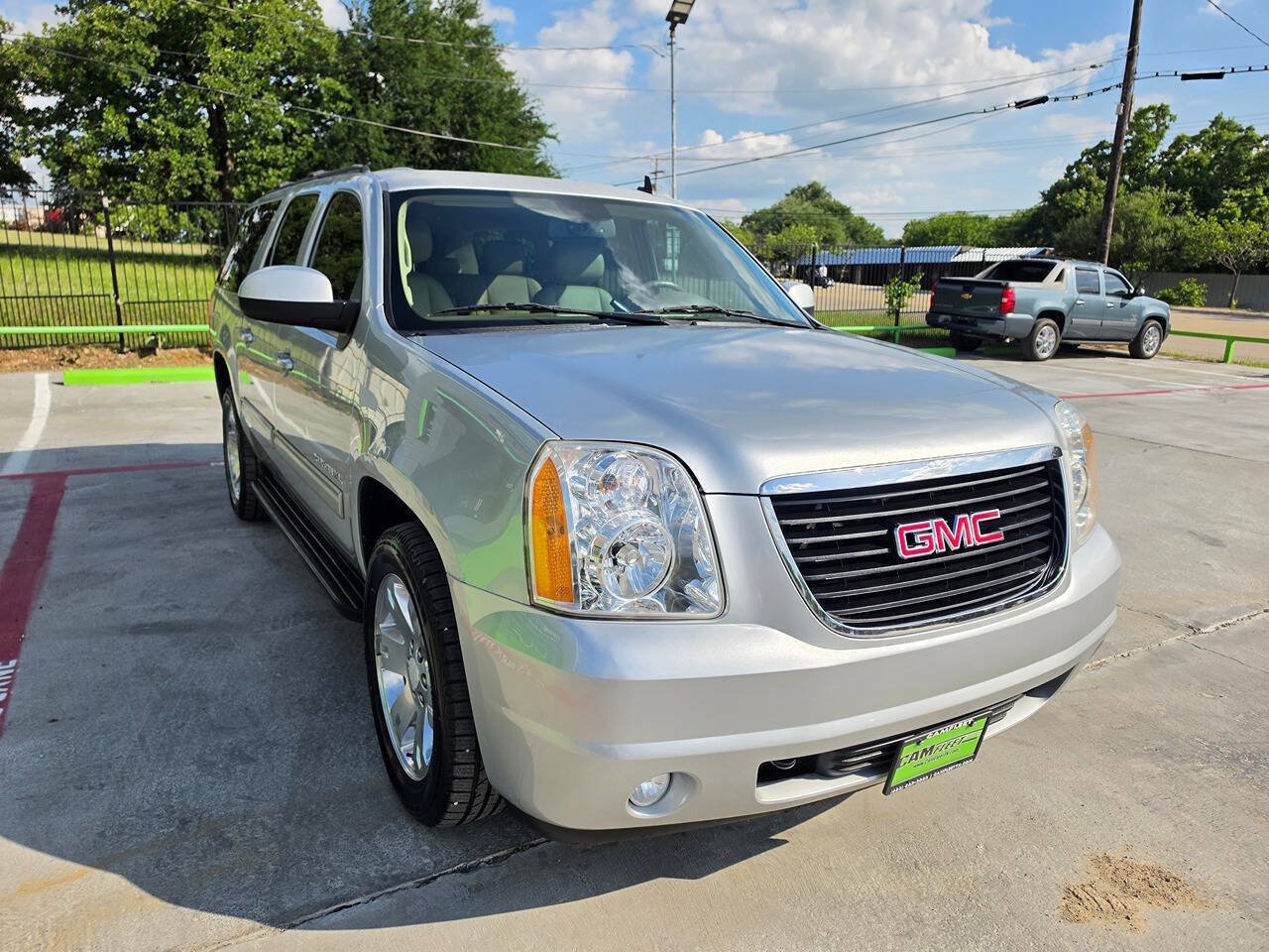 Used 2014 GMC Yukon XL SLT w/ SLT-2 Equipment Package RWD image 5