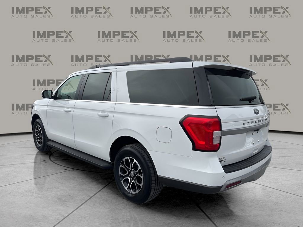 Used 2024 Ford Expedition Max XLT image 3