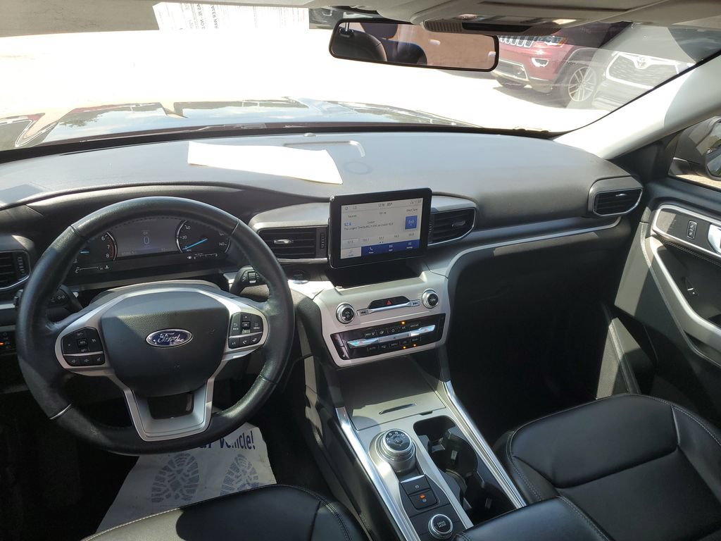 Used 2022 Ford Explorer XLT w/ Equipment Group 202A AWD/4WD image 27