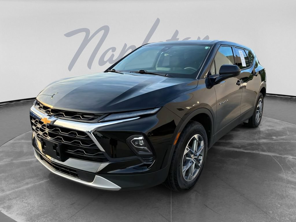 Used 2025 Chevrolet Blazer LT AWD/4WD image 3