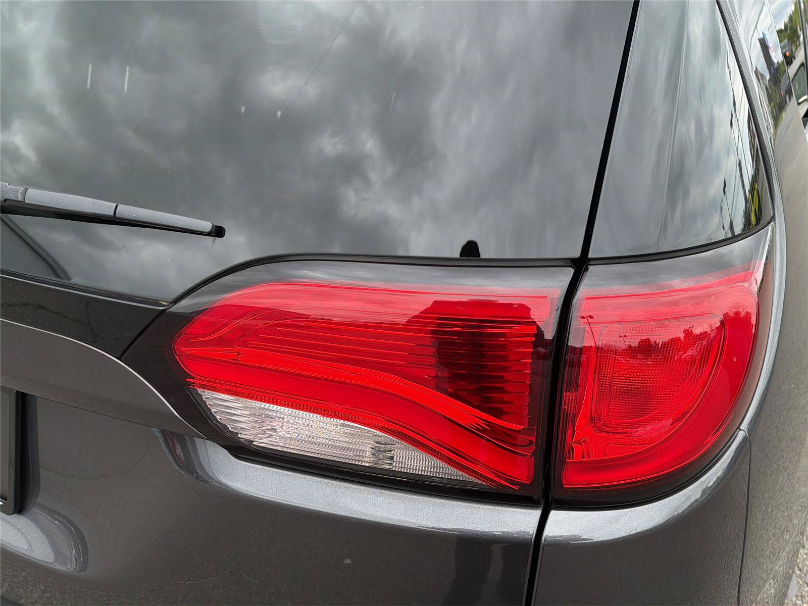 Used 2019 Chrysler Pacifica Touring-L FWD image 37