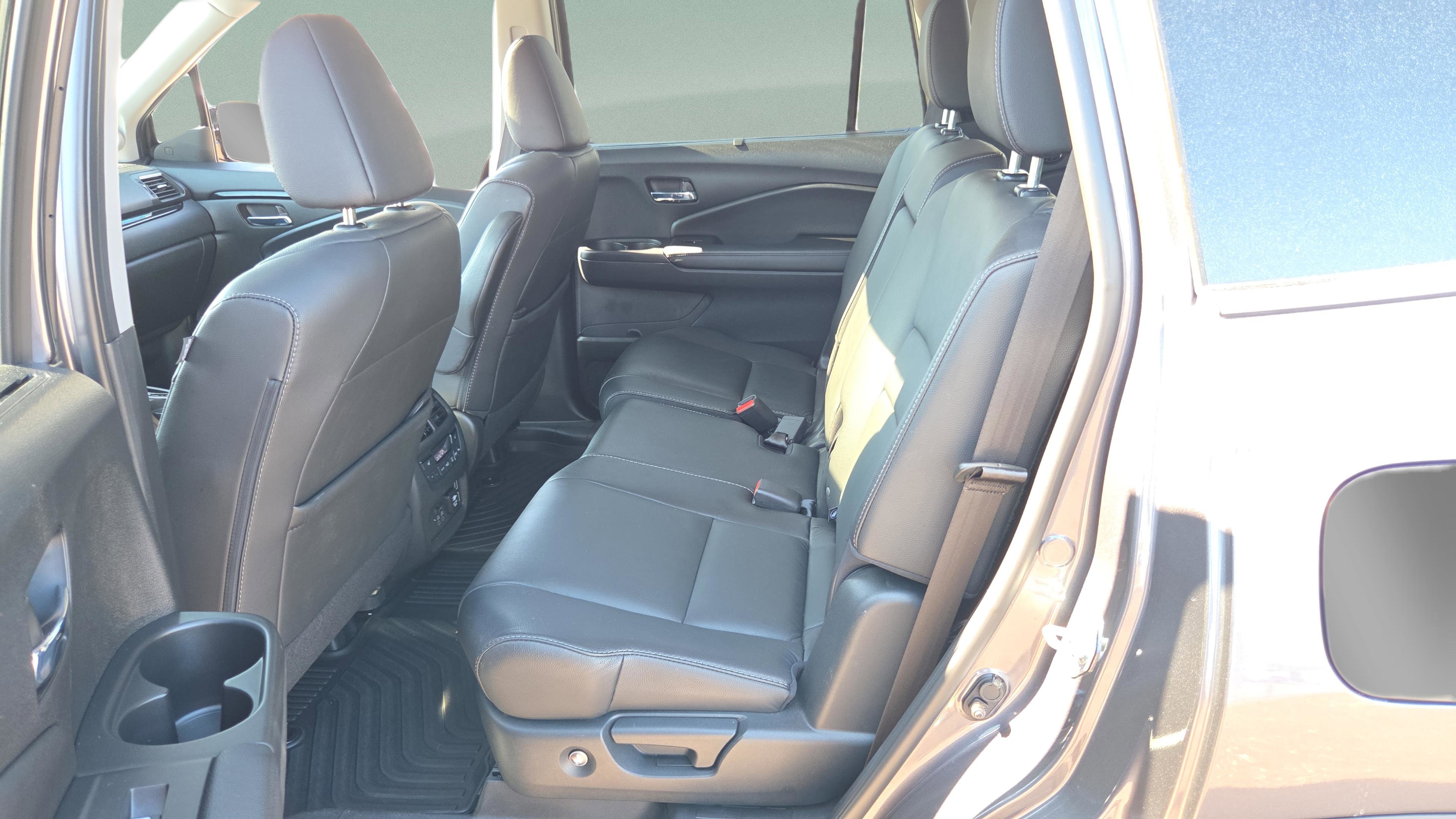 Used 2021 Honda Pilot Touring image 11