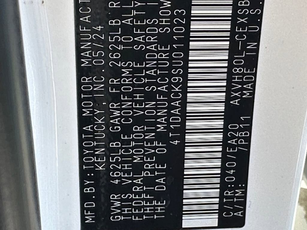 Used 2025 Toyota Camry SE w/ Convenience Package image 29