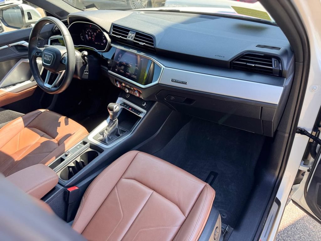 Used 2021 Audi Q3 2.0T Premium w/ Convenience Package AWD/4WD image 24