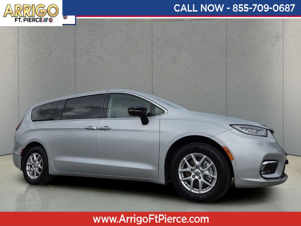Used 2024 Chrysler Pacifica Touring-L