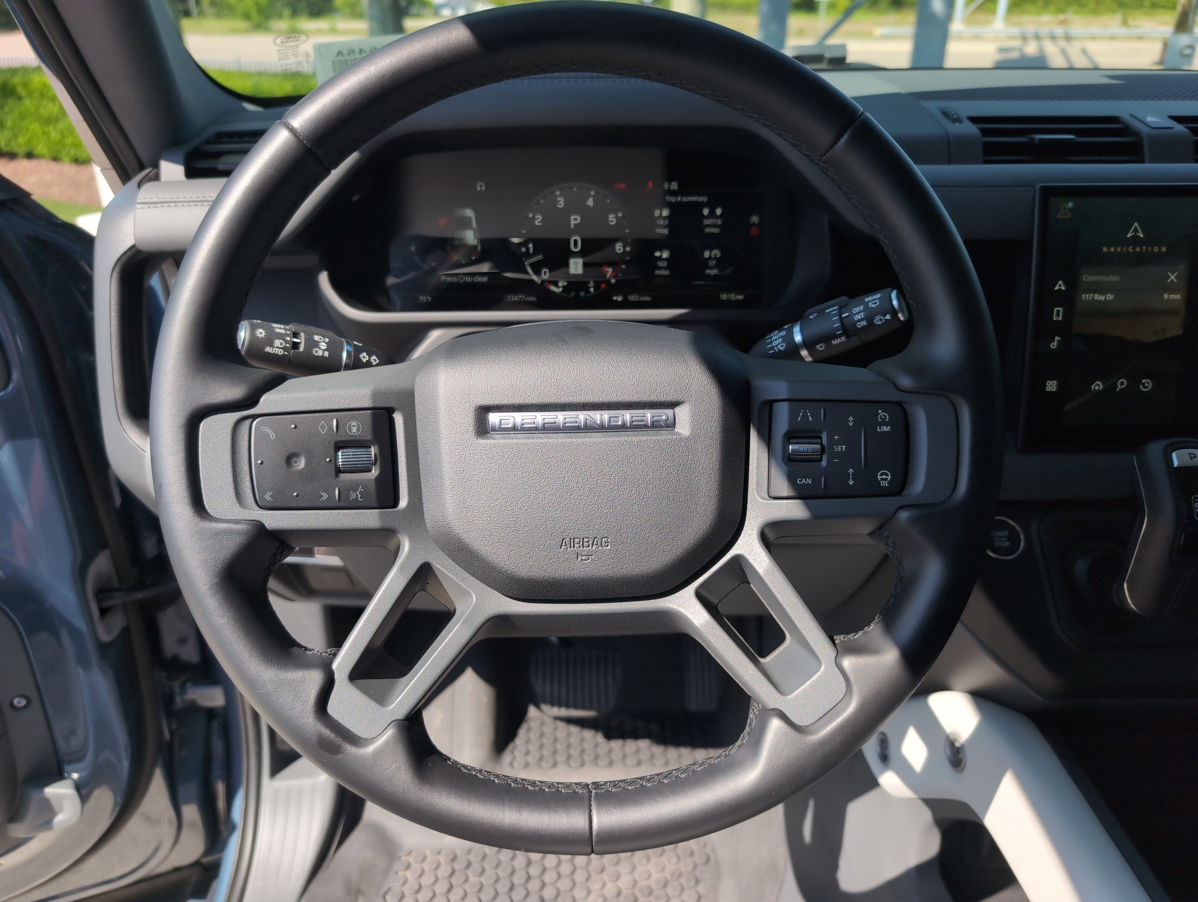 Used 2025 Land Rover Defender 110 X-Dynamic SE AWD/4WD image 18