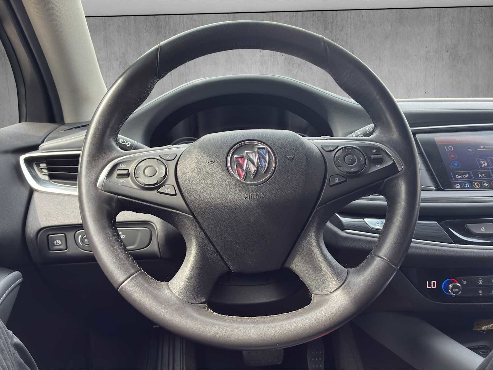 Used 2020 Buick Enclave Essence image 11