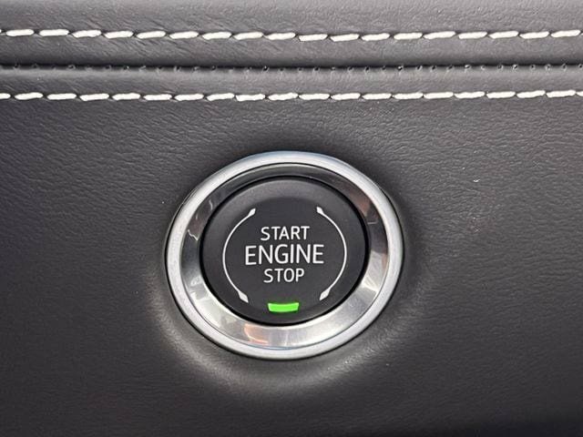 New 2026 Cadillac Escalade ESV Platinum Sport w/ LPO, Floor Liner Package AWD/4WD image 19