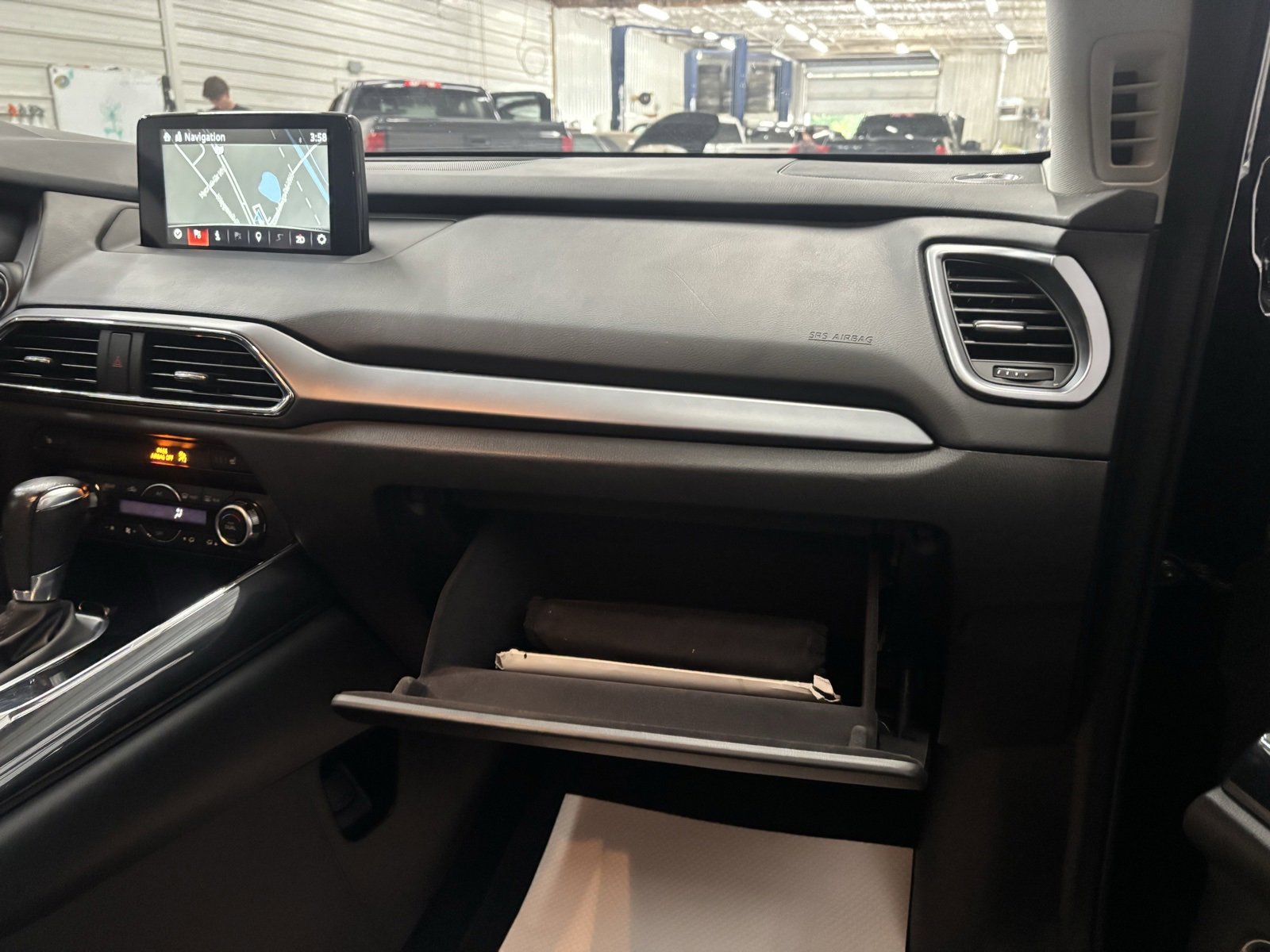 Used 2018 MAZDA CX-9 Touring w/ Touring Premium Package image 32