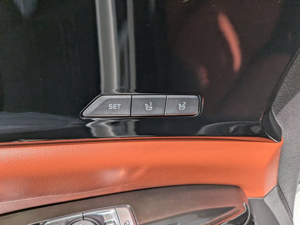 Certified 2024 Kia Carnival SX Prestige FWD image 21