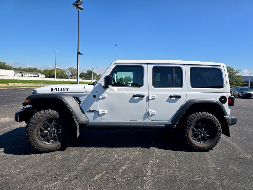 Used 2025 Jeep Wrangler Unlimited Sport AWD/4WD image 15