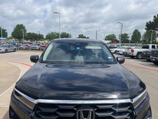 Used 2024 Honda Pilot LX image 3
